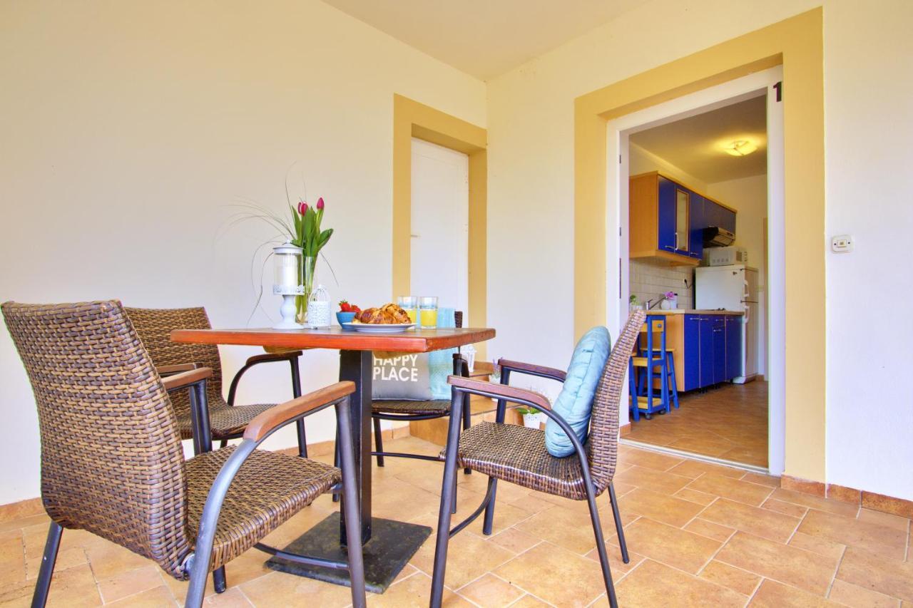 Sunshine Place By The Beach Lukoran Room photo